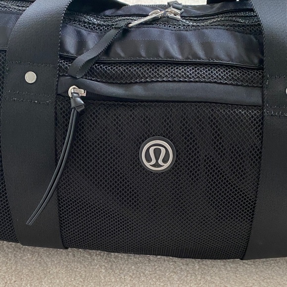 lululemon athletica Black Unisex Duffel Bag - Picture 2 of 16